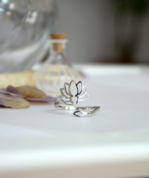 Bague ouverte réglable lotus acier inoxydable argenté Laoobijoux