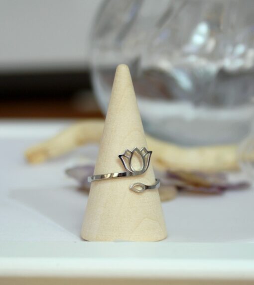 Bague ouverte réglable petit lotus acier inoxydable argenté Laoobijoux d