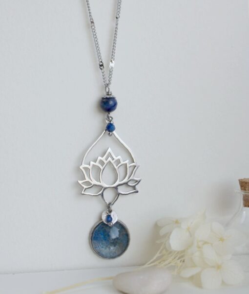 Sautoir Lotus Lapis Lazuli Lotus Plumbago Acier Inoxydable Laoobijoux c