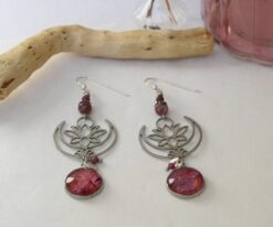 Boucles d'oreilles Lune Lotus Rubis Lépidolite Alstromère Argent925 Laoobijoux